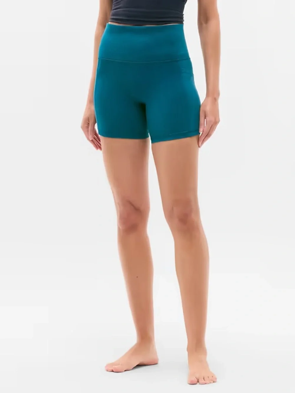 EUC Athleta Set - Salutation Stash 5” Shorts + Transcend Crop Bra Coastal Teal S